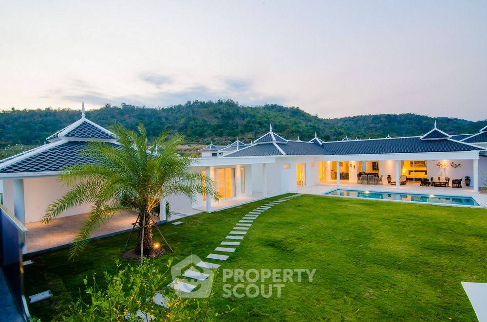 picture 4-BR House at Falcon Hill in Nong Kae (ID 2229617) - 8/20