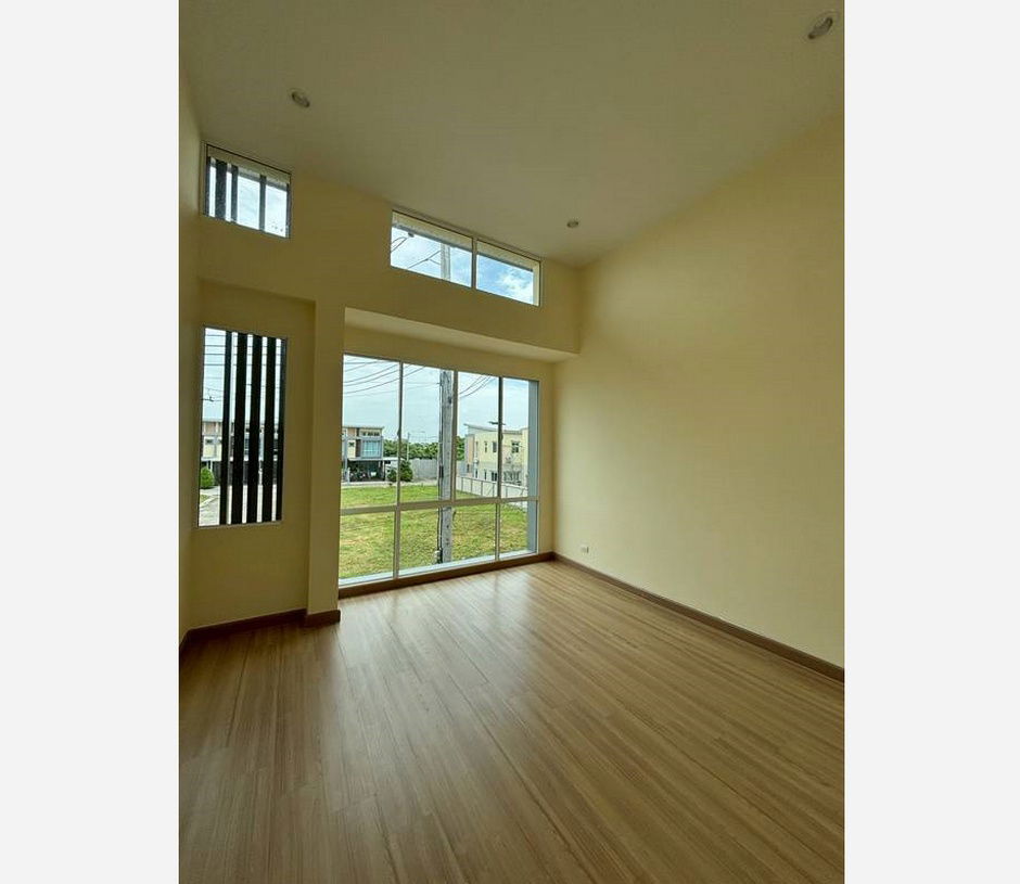 picture Call : 091-704-9777 Como Vibhavadi 94/54, width 5.8 meters, area 21.3 sq.wa, 3 Bedrooms, 3 Bathrooms, 1 storage room - 9/12