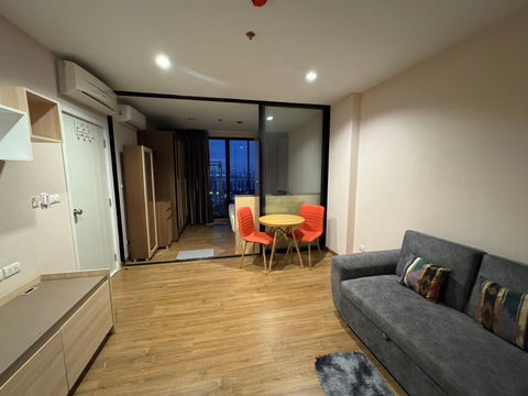 For rent, the tree interchange, 1-bed 36 sqm buidling A, floor 39 (with washing machine) 🆔 line: ey_annie