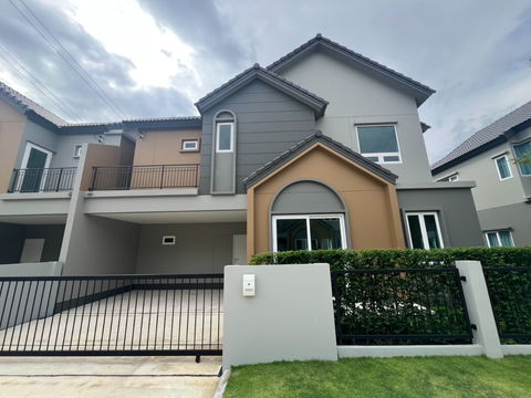 🏡 New House for Sale: Spacious Twin House with 4 Bedrooms and 4 Bathrooms Anasiri Pinklao-Kanchana Project