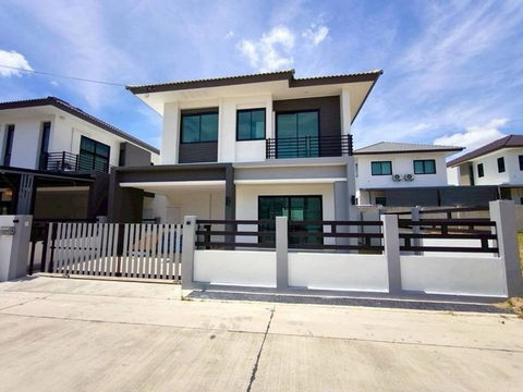 ให้เช่าบ้านเดี่ยว 2 ชั้น  บ่อวิน ใกล้โรบินสัน - นิคมอีสเทิร์นซีบอร์ด | 3 ห้องนอน จอดรถ 2 คันบ้านใหม่ กำลังลงเฟอร์นิเจอร์ 38,000บาท/เดือน