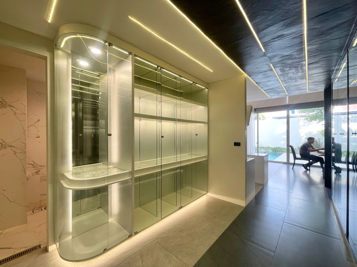 รูป บ้านเดี่ยว 4.5 ชั้น พร้อมสระว่ายน้ำ & Rooftop โครงการหรู Signature W ทำเลหลัง The Nine เพียงแค่ 300 เมตร ใกล้ ทางด่วน พระราม 9 และ มอเตอร์เวย์ - รูปที่ 7/53