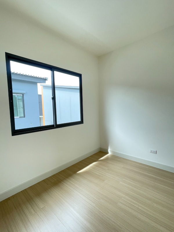 picture For sale: corner townhome, installments starting at only 12,xxx baht/month, near Bang Phli Industrial Estate and Wellgrow Industrial Estate. - 18/23