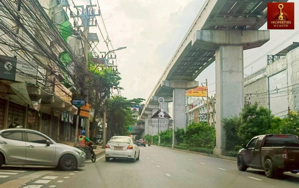 picture Call : 098-885-4878 Sale Land with house, Lat Phrao 130, Khlong Chan, Bang Kapi (Drive Inn) - 9/11