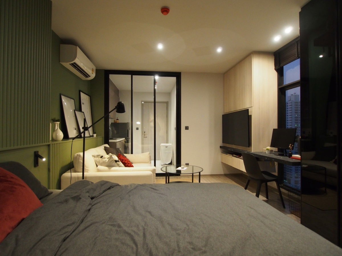 picture For Rent Studio unit 30 Sqm. - Built-in & Fully furnished, READY TO MOVE IN - 2/4