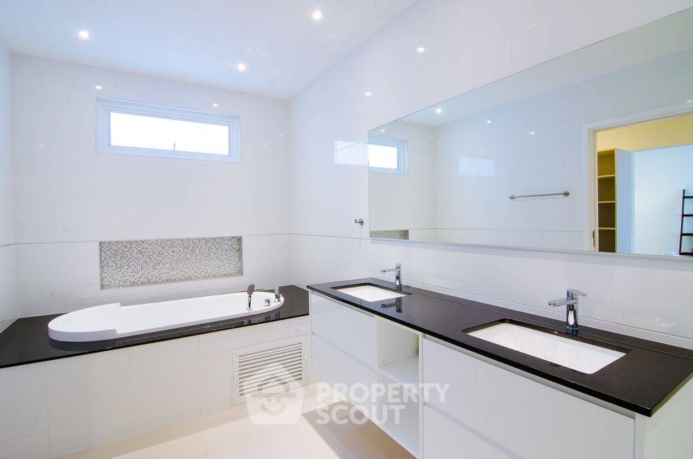 picture 4-BR House at Falcon Hill in Nong Kae (ID 2229617) - 3/20