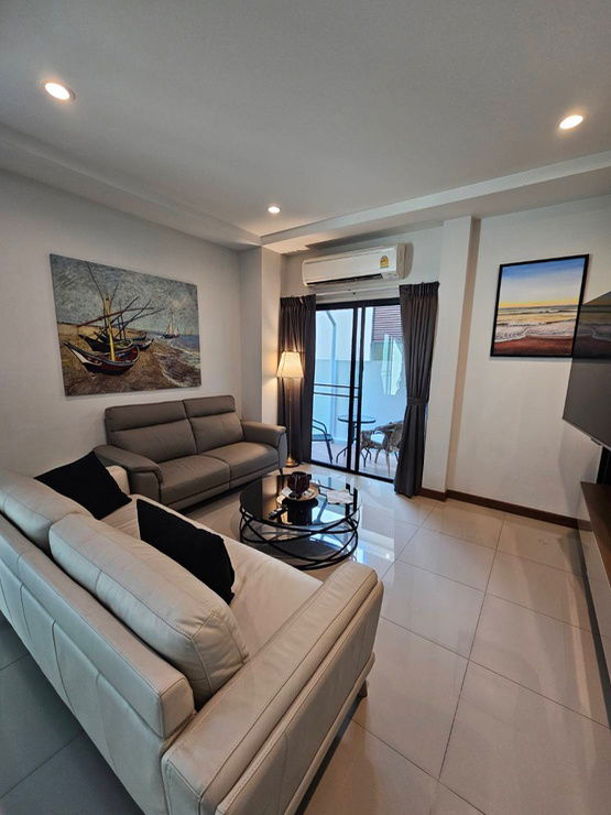 รูป 🔥🐕‍🦺🦮Pet Friendly Townhome in Sukhumvit 4BR 72 sq.w 230 sqm. fully furnished with the best price for Rental - รูปที่ 2/15