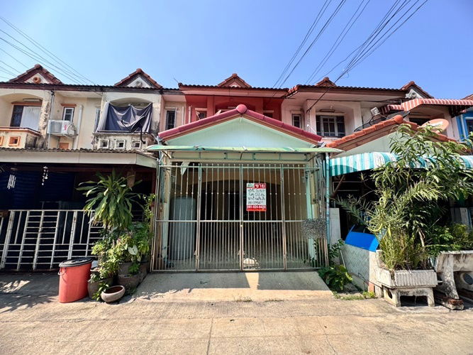 picture Townhouse for sale, Soi Hathai Rat 39 **Good price only 1.55 million baht** K.C. Ram Intra Village 1 (N.1635) - 1/7