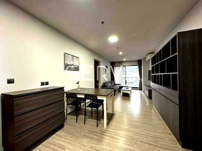 Condos for sale : 2 Beds with Bathtub Nice Decorate Good Location Close to BTS Ekkamai 350 m. / For Sale-RHYTHM Ekkamai