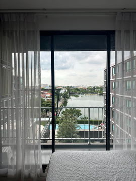 ให้เช่า Atmoz ลาดพร้าว 71, 2 ห้องนอน วิวสระและทะเลสาบ