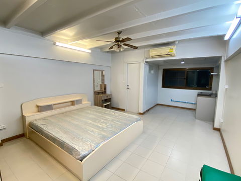 Room for rent in victory monument (phone no.0800487498)