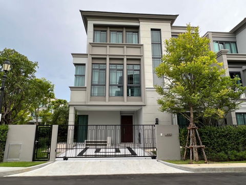 🏡 ขายบ้านแฝดหรู The Sonne ศรีนครินทร์–บางนา ✨ Duplex 3 ชั้น แปลงมุม ติดสวน + คลับเฮ้าส์ พร้อมเข้าอยู่!