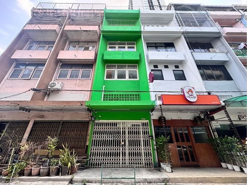 Commercial building for rent, 4.5 floors, opposite Big C On Nut, on Sukhumvit Road 77 (N.1680)