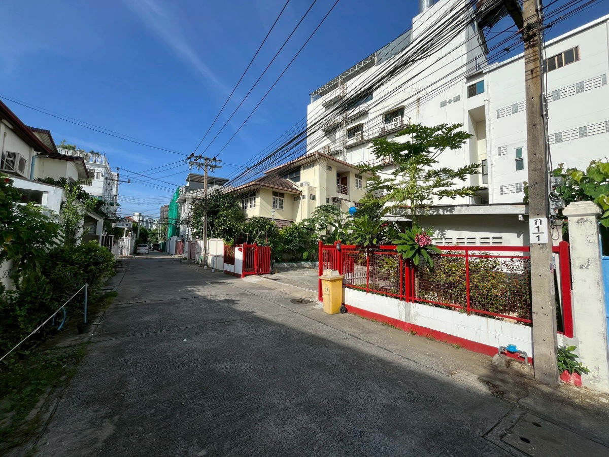 picture Land for Sale in Sukhumvit 71 – Soi Pridi 15, Land Size 75 sq.wa, Nearby BTS Phra Khanong and Ekkamai Station - 7/9