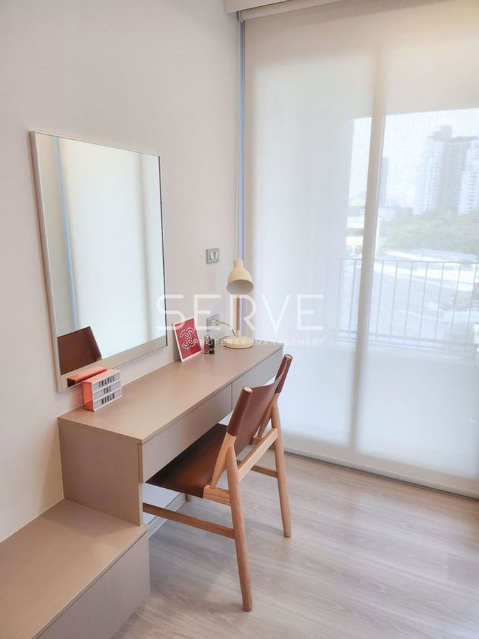 picture 1 Bed with Bathtub 36 sq.m. Large Room Good Location BTS Thong Lo 850 m. and Shuttle Bus to BTS-Vtara Sukhumvit 36 - 5/10