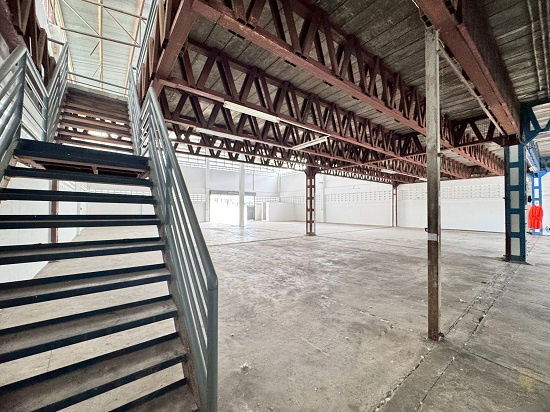 picture Warehouse for rent, Soi On Nut 66, with large office, 1400 sq m., very wide road, 100% excellent condition (N.1633) - 7/8