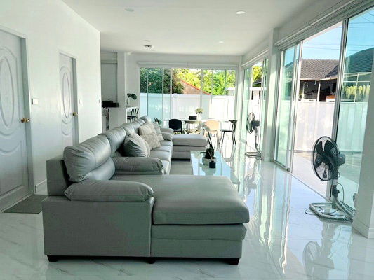 picture FOR RENT DETACHED HOUSE LADKRABANG - SUVARNABHUMI / 5 bedrooms 4 bathrooms / 80 Sqw. 245 Sqm. **89,000** CLOSE TO THE PASEO MALL LADKRABANG - 11/14