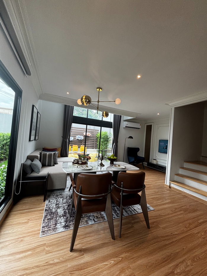 picture 🏠 Fully furnished showhouse townhouse for sale by Sansiri, located in the Pattanakarn area,No. 207/24 - 4/19