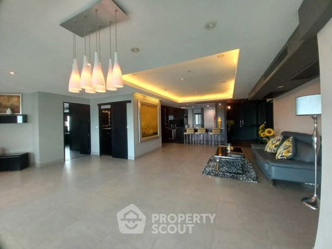 3-BR Condo at Sathorn Gardens near MRT Si Lom (ID 2072251)