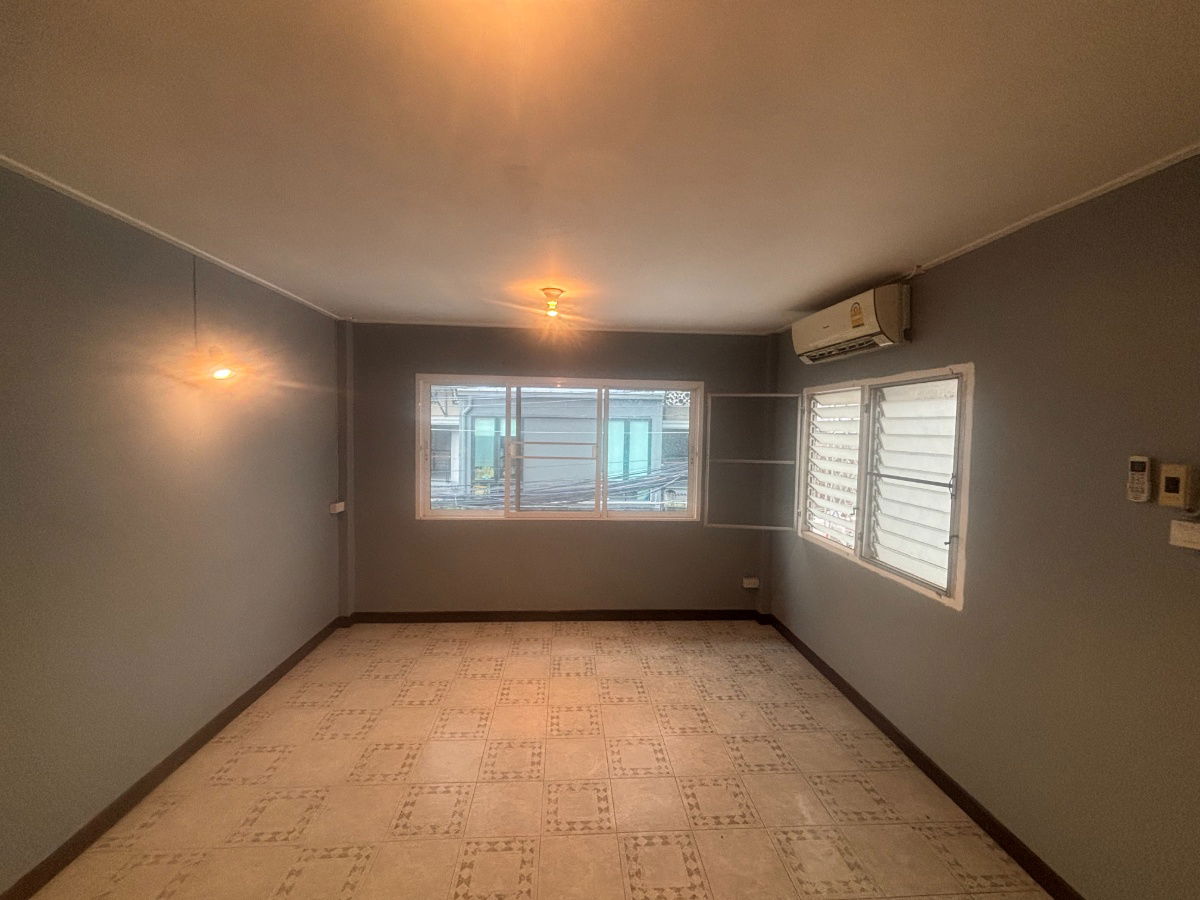 picture 2-Storey Detached House for Sale (44 sq.wah) – Next to Dhurakij Pundit University - 3/15