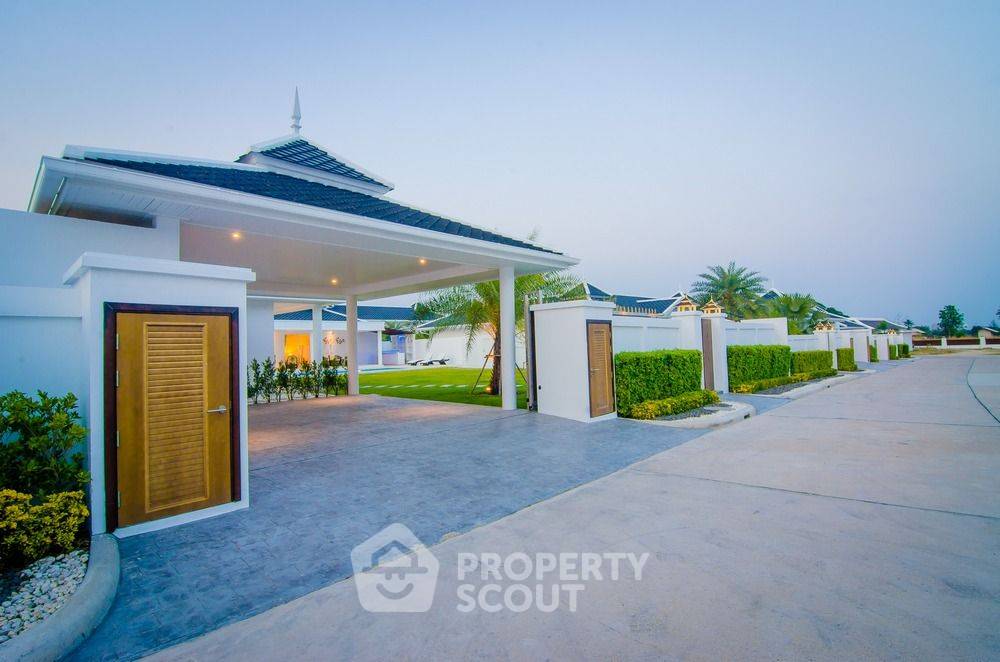 picture 4-BR House at Falcon Hill in Nong Kae (ID 2229617) - 12/20