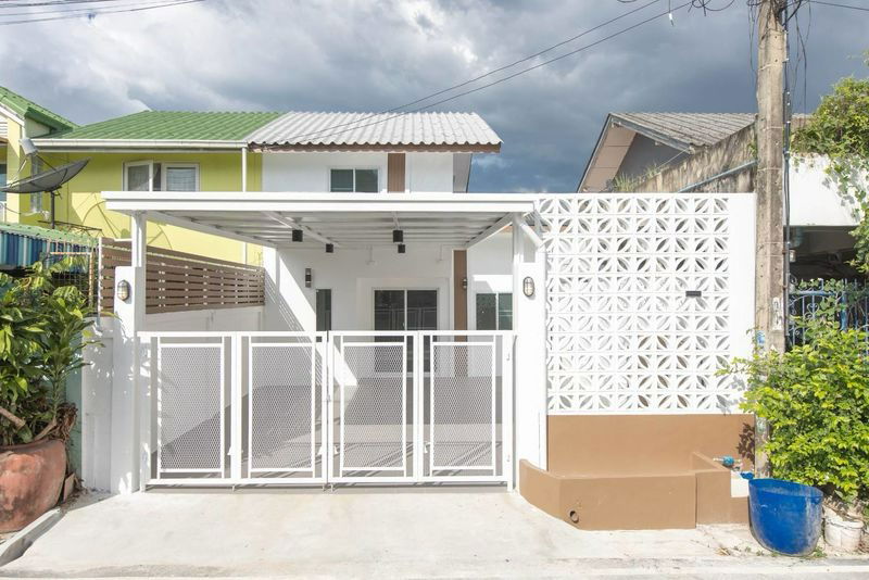 รูป ขายบ้านแฝด 2 ชั้น หมู่บ้านรัตนาธิเบศร์ - บางบัวทอง ขนาด 34 ตารางวา 4 ห้องนอน 2 ห้องน้ำ - รูปที่ 1/20