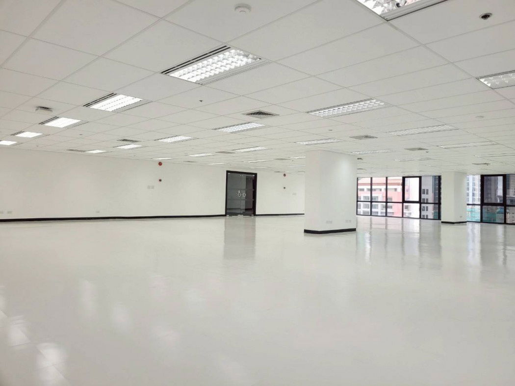 picture Space for rent, Sethiwan Tower building, 18th floor BC, open area 372 sq m, minimum lease contract 3 years. - 4/10