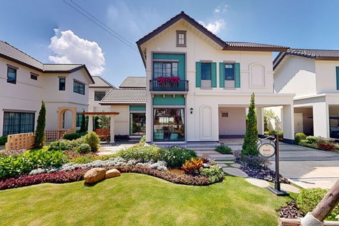 Exceptional Value! Fully furnished 4-bedroom detached home with 161 sq.m. of living space. Move-in ready at a special price of just 9.99 million Baht.