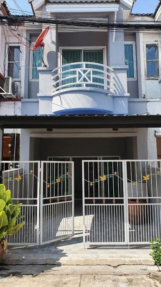 รูป ทาวน์เฮาส์ แบบ 2 ชั้น ซอย 13 บ้านอยู่ขวามือเกือบสุดซอย - รูปที่ 1/13