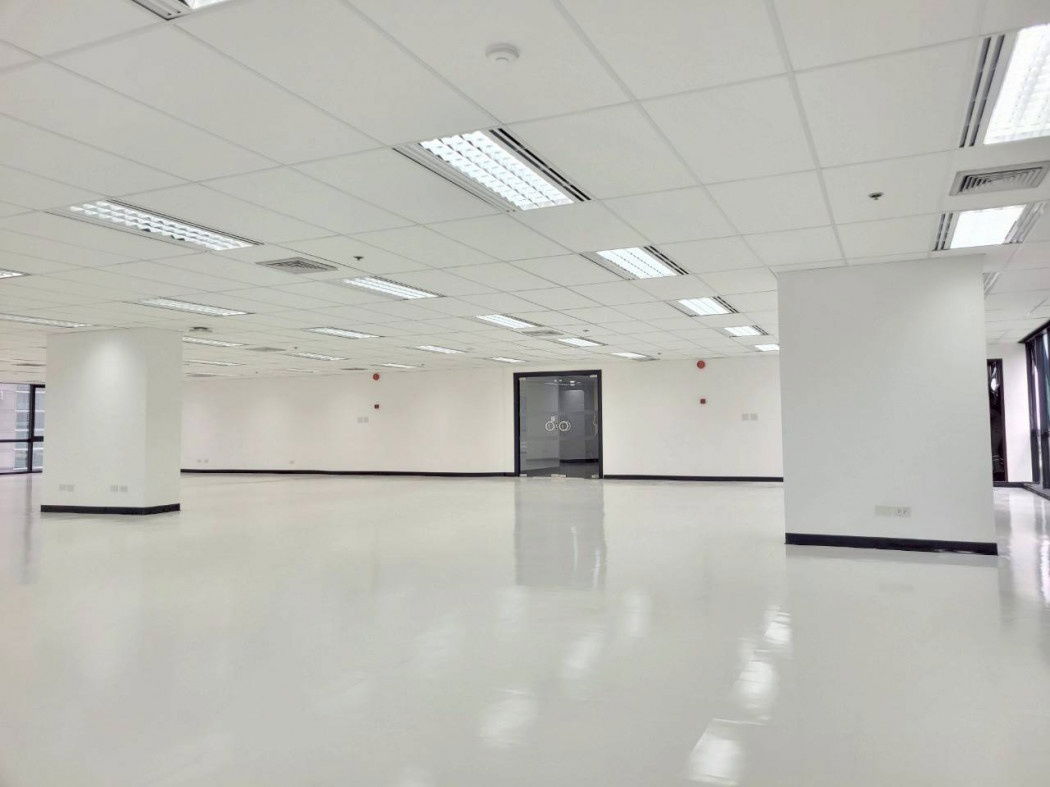 picture Space for rent, Sethiwan Tower building, 18th floor BC, open area 372 sq m, minimum lease contract 3 years. - 6/10