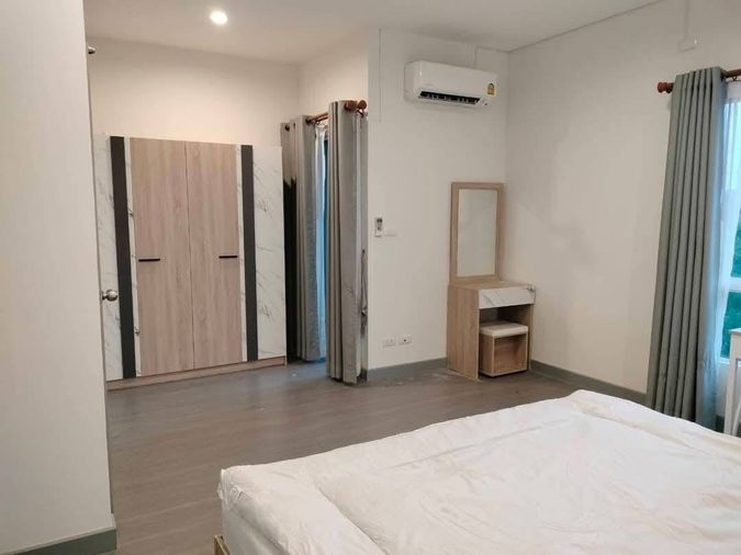 4-bed townhouse for rent, 249 sqm, 83 sq wah, Sammakorn Avenue Suvarnabhumi