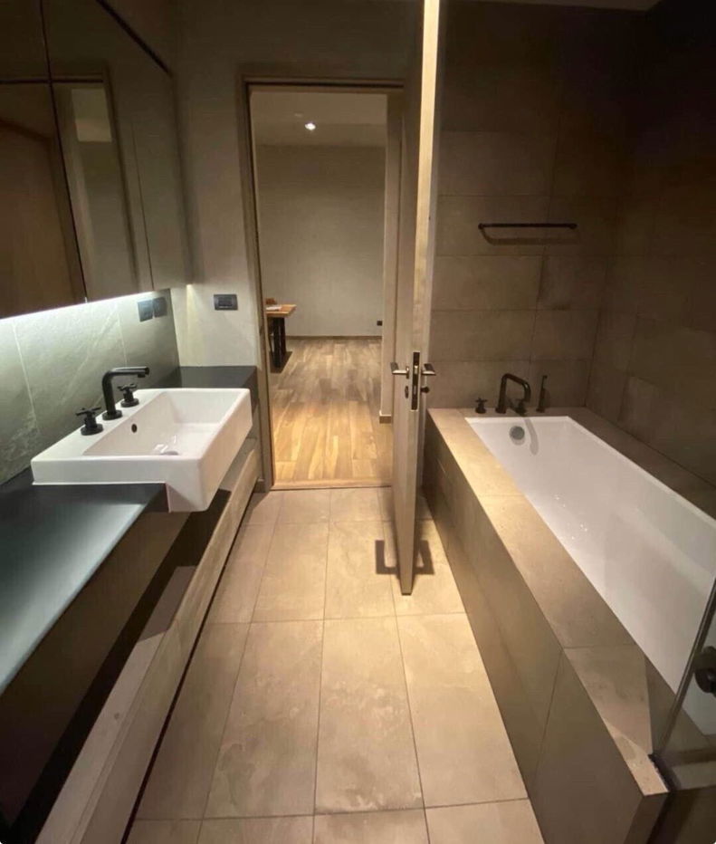 picture The Lofts                    Asoke  - 8/10
