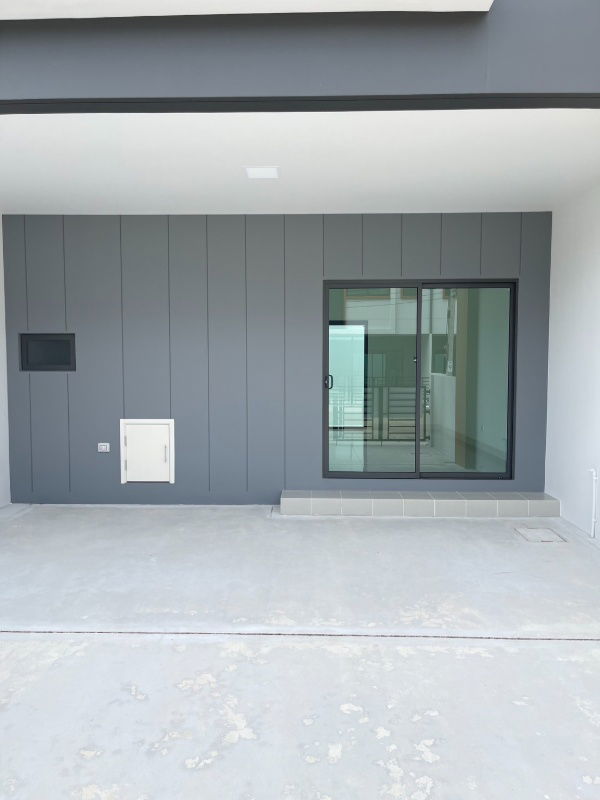 picture For sale: corner townhome, installments starting at only 12,xxx baht/month, near Bang Phli Industrial Estate and Wellgrow Industrial Estate. - 4/23