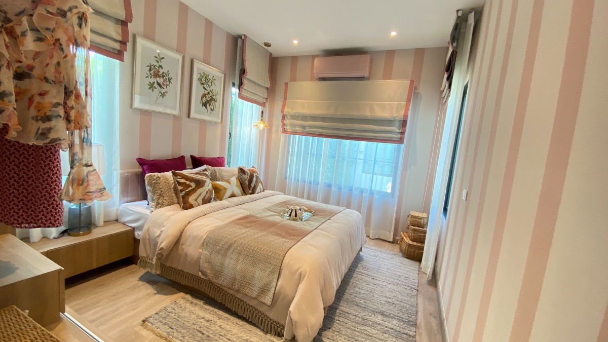 picture Excellent Value! Fully furnished Sicily model detached home featuring 4 bedrooms and 187 sq.m. Ready to move in. Special offer at just 10.99 MB.. - 4/9
