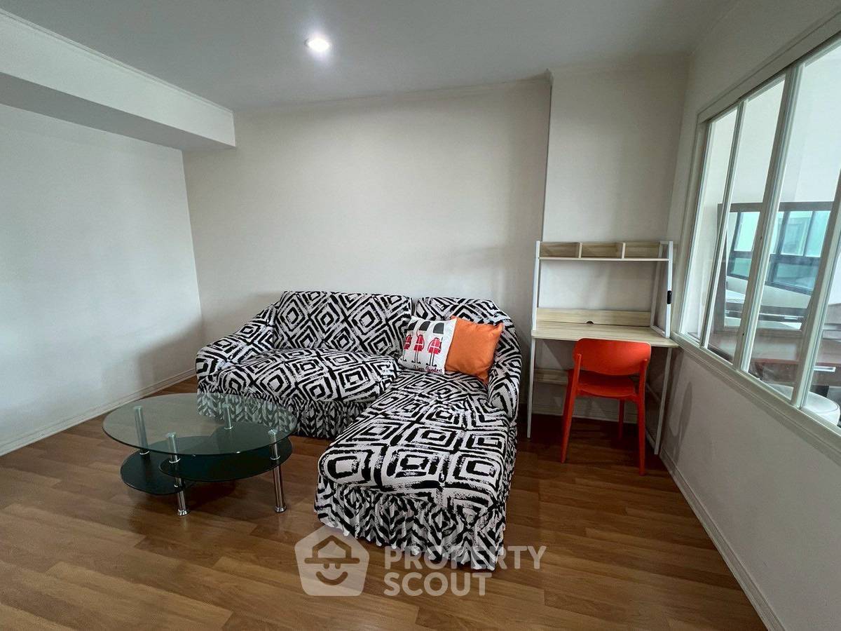 picture 1-BR Condo at Lumpini Place Pinklao 2 near MRT Bang Yi Khan (ID 2229737) - 2/6
