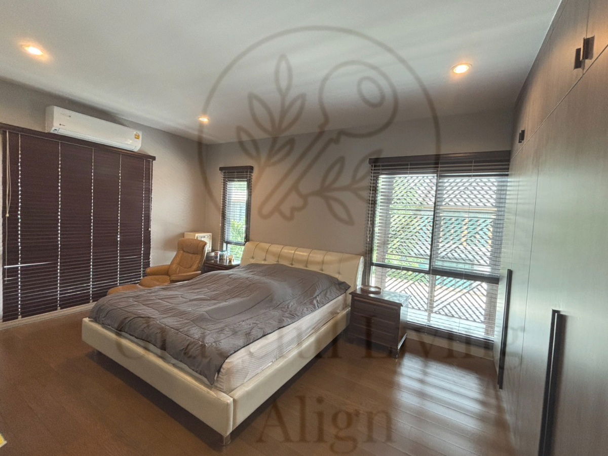 picture For Sale | Burasiri Pattanakarn 87 – 4 Bedroom Home | Northern Facing | Tranquil Family Space - 2/10
