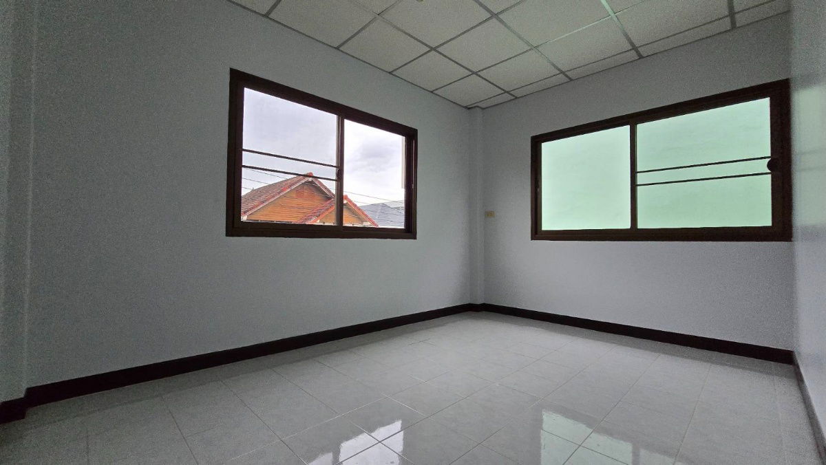 รูป ให้เช่าบ้านสองชั้น ซอยวิภาวดี25  4 ห้องนอน 2ห้องน้ำนื้อที่ 24 ตรว  สถานีปากซอยคือสถานีรถไฟฟ้าสายสีแดง สถานีทุ่งสองห้อง - รูปที่ 12/21