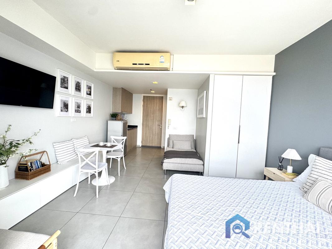 picture Stunning Sea View Studio at Unixx Condo, South Pattaya  Prime City Location - 3/25