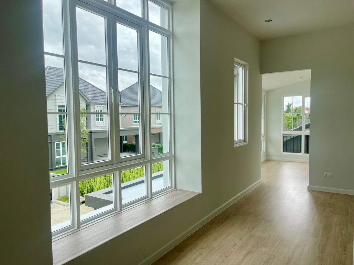 รูป บ้านเดี่ยวหรู สไตล์ Modern Farmhouse ใกล้ ม.มหิดล – ใช้ชีวิตท่ามกลางธรรมชาติ บนทำเลศักยภาพ - รูปที่ 11/15