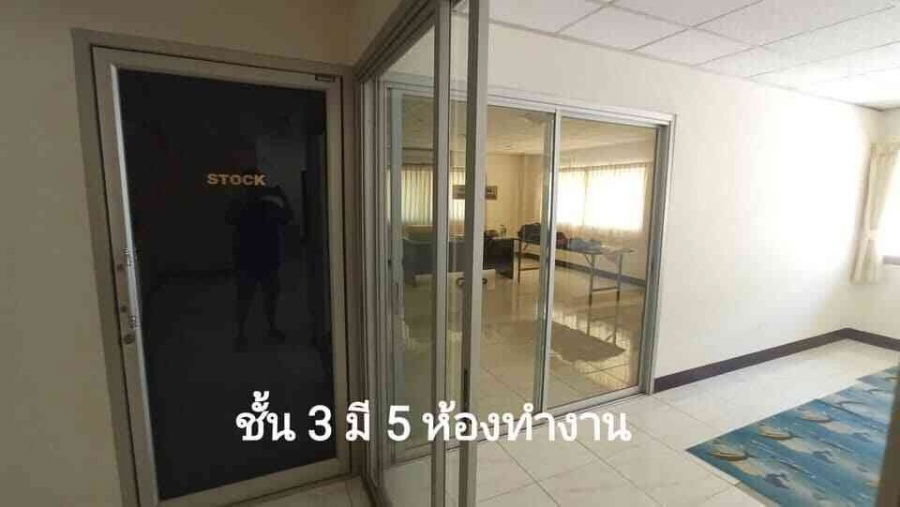 รูป ปลดล็อกศักยภาพทางธุรกิจของคุณ: อาคารพาณิชย์ 4 ชั้น ทำเลทองติดถนนซุปเปอร์ฯ เชียงใหม่ - รูปที่ 9/15