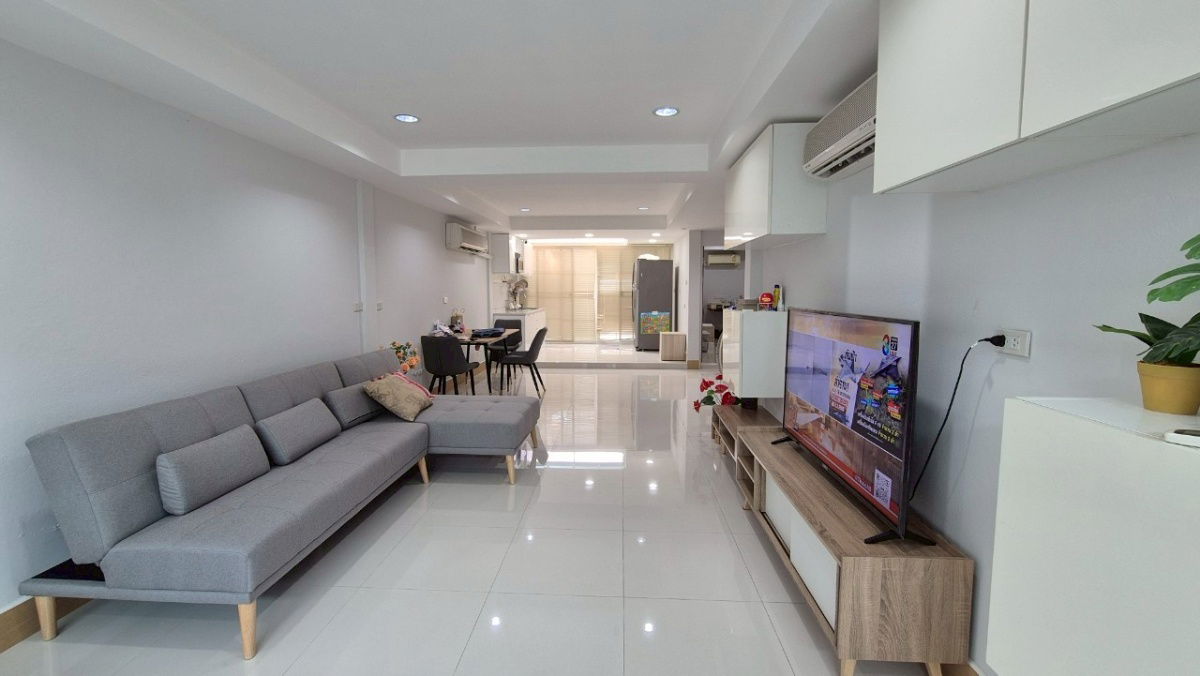 picture Townhouse for sale next to The Central Phaholyothin - 3/24