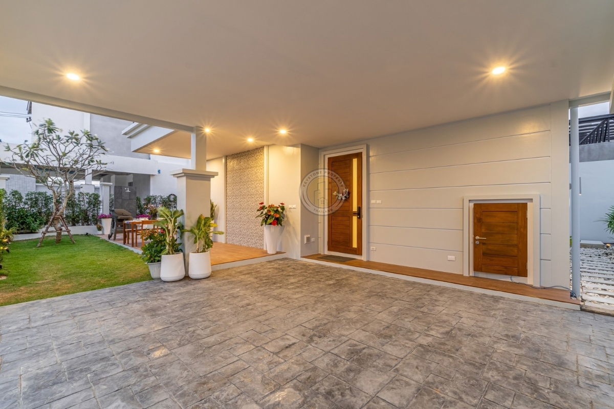รูป Brand-new Luxury 4+1 bedroom pool-villa  - รูปที่ 14/24
