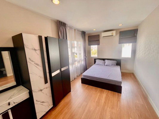 picture FOR RENT LIFE BANGKOK BOULEVARD RANGSIT / 5 bedrooms 3 bathrooms / 69 Sqw. 200 Sqm. **70,000** CLOSE TO FUTURE PARK RANGSIT - 10/15