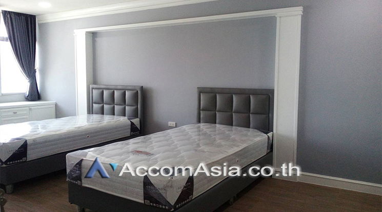 รูป 🔼🔽 AccomA 📩 Simple condo with balcony and classic light decor (1512904) - รูปที่ 2/5