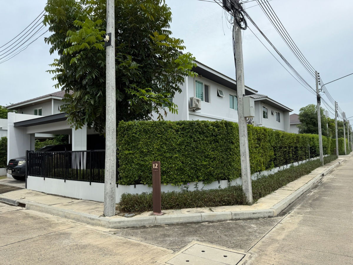 picture Beautiful, pristine condition!! The owner bought it but never moved in. Siwali Village 3, Ayutthaya. Fully furnished.  size 58.7 sq m. - 12/17