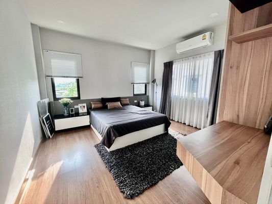 picture FOR RENT PRUKPIMAN THE GRAND PRIVATE RANGSIT - KHLONG 2 / 4 bedrooms 3 bathrooms / 60 Sqw. 200 Sqm. **45,000** CLOSE TO FUTURE PARK RANGSIT - 7/15