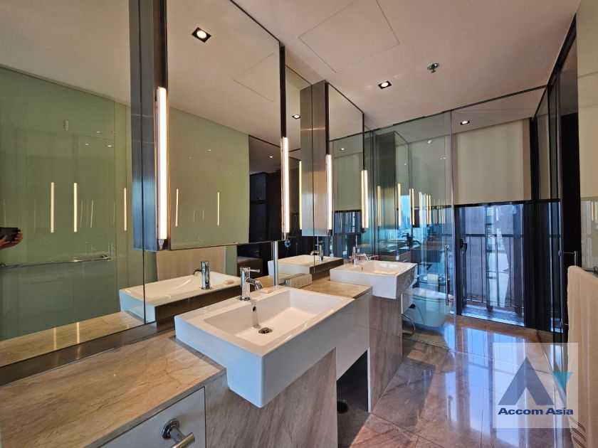 รูป 🔼🔽 AccomA 📩 Corner unit with private balcony and skyline view at The Met Sathorn (AA28194) - รูปที่ 14/15