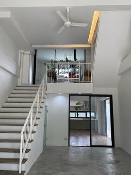 🏡 พระราม9 ซอย 13 拉瑪九街 13 號 
อาคารพาณิชย์ Perfect for home office ( Rooftop with garden view )🏕