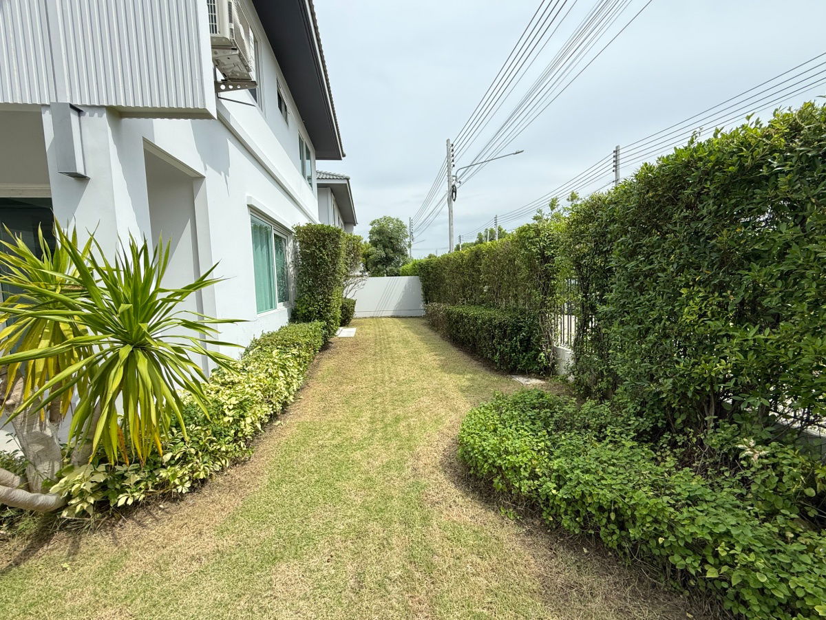 picture Beautiful, pristine condition!! The owner bought it but never moved in. Siwali Village 3, Ayutthaya. Fully furnished.  size 58.7 sq m. - 14/17