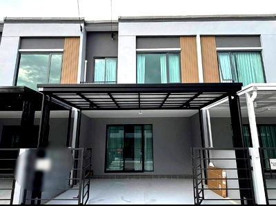 ทาวน์โฮมให้เช่า : พลีโน่ สุขุมวิท-บางนา 2 แบบ 3 ห้องนอน 2 ห้องน้ำ